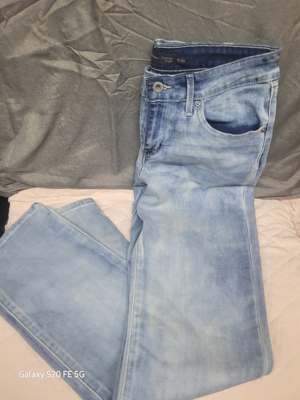 Levi's Light Wash Women's Straight Jeans